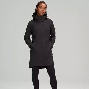 Lululemon Fleece-lined Raincoat (US6)